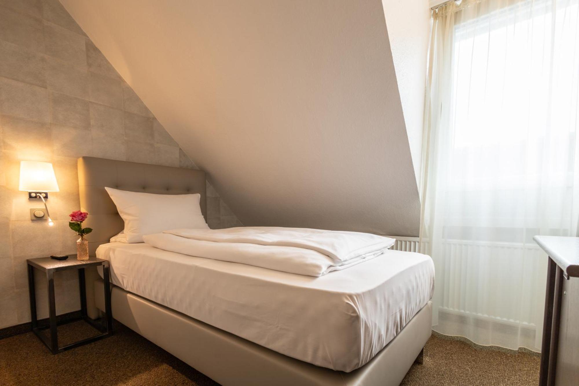 Hotel Fischerhaus Dusseldorf Bagian luar foto